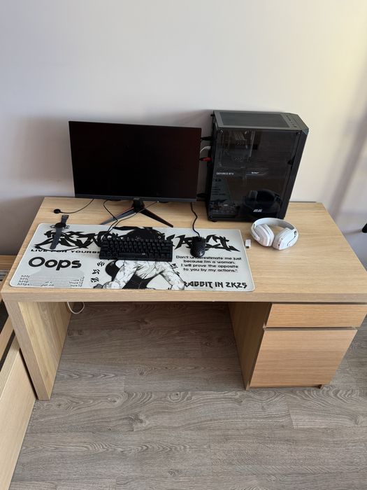 Продам компьютерный стол