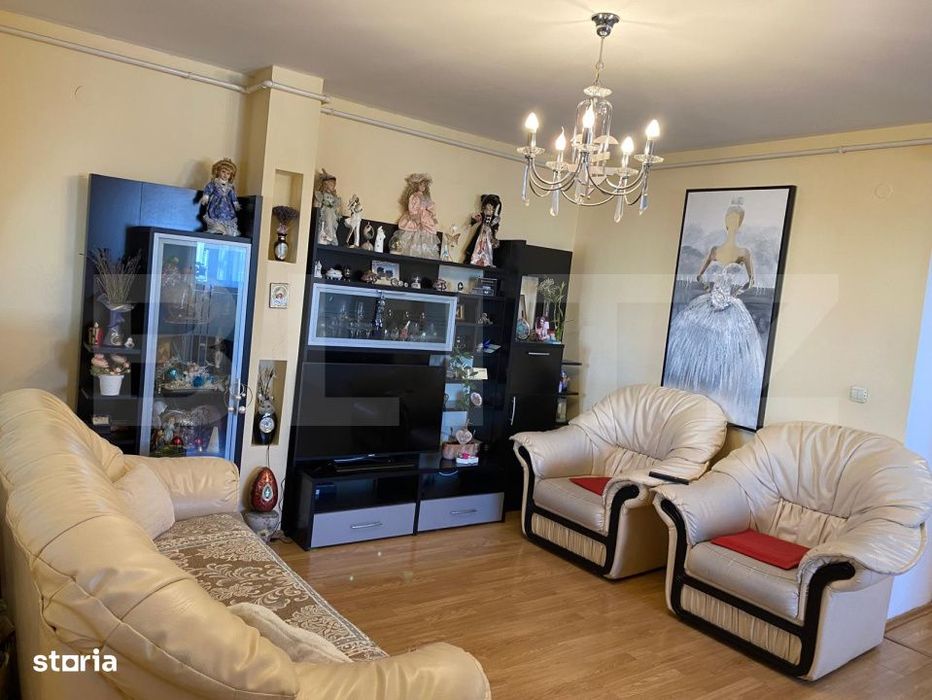 Apartament de vanzare, 4 camere, cu parcare inclusa, Zona Sud