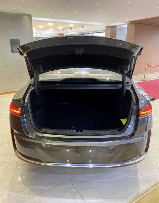 Roewe M7 narxiga arziydigan moshina 15 yil garantiya bn