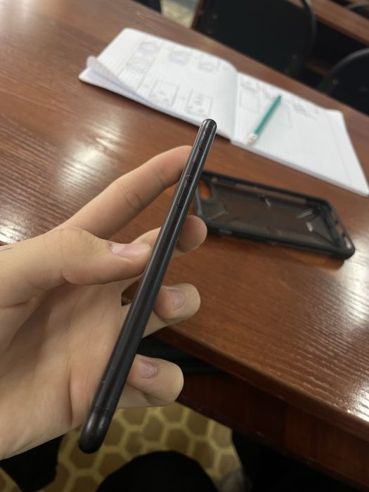 Prodam apple iphone se