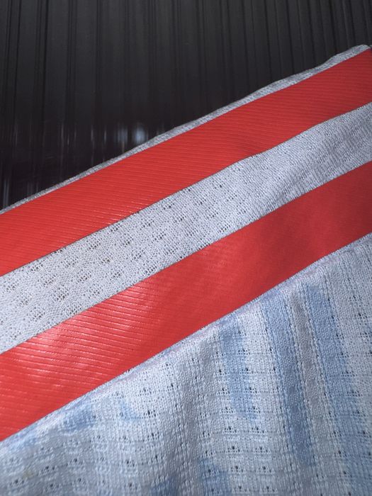 Tricou purtat de Gerard Pique la nationala spaniei