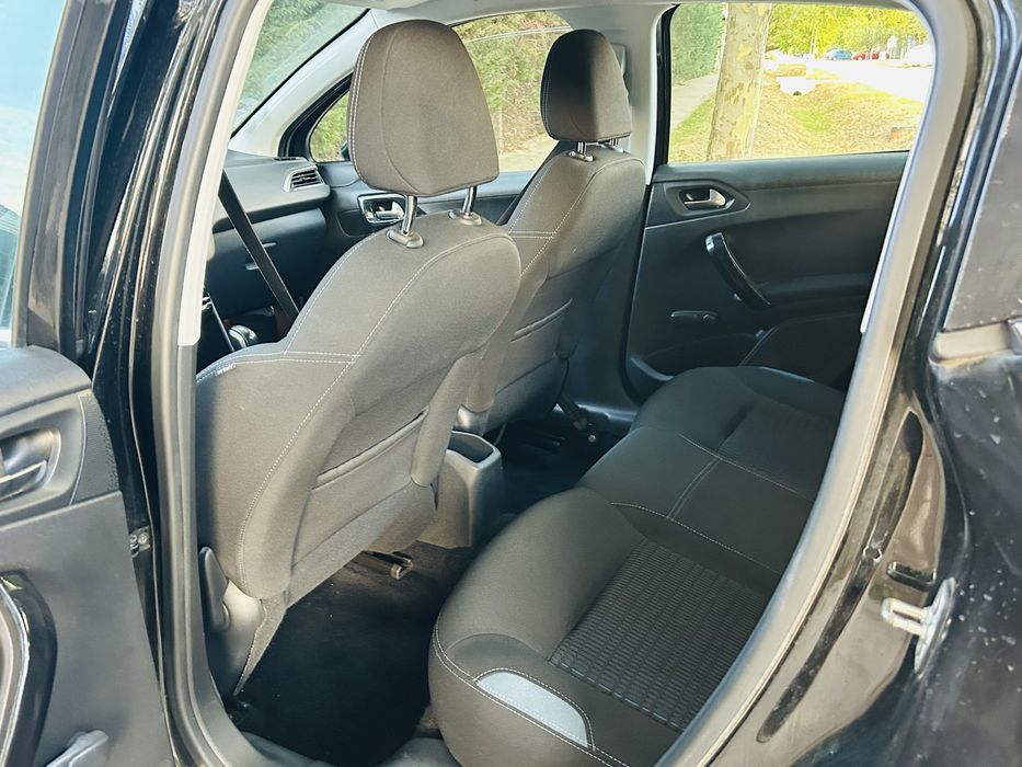 Peugeot  ~ 208 ~ 1.2VTI ~ Adus recent