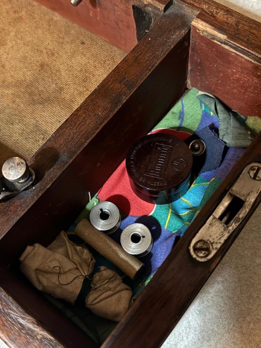 Vand masina de cusut antica STINGER - 100 ani+