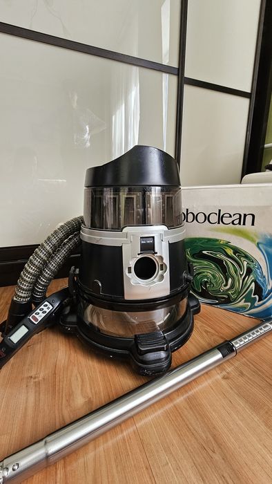 Многофункциональный пылесос Aura Roboclean с аквафильтром
