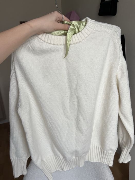 Белый свитер для девушек