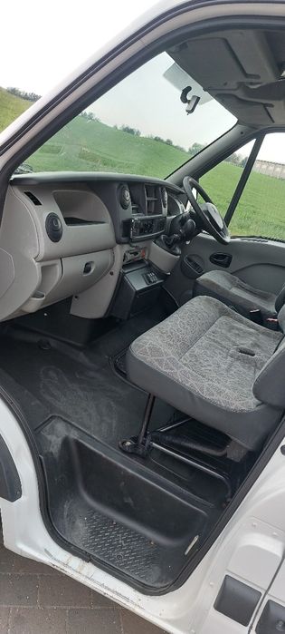 Renault Master din 2011 cu Locuri 8+1  Diesel 2.5 Manual Volan dreapta