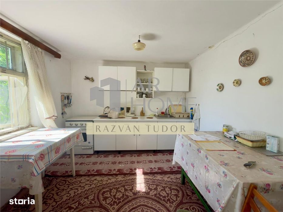 Casa 4 camere , cu beci ,1681m2 teren , Boldesti Scaeni