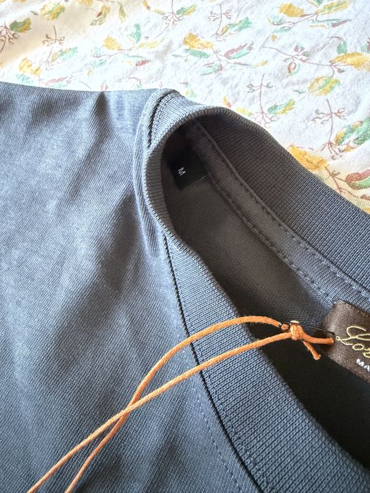 Tricou bleumarin Loro Piana, cu eticheta, masura M, bumbac 100%, logo scris brodat