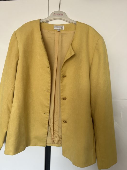 Дамско яке и сака