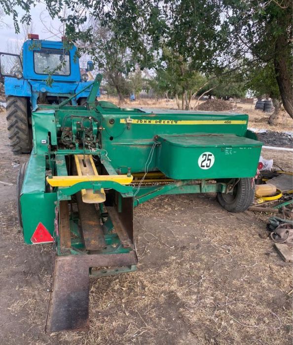 Трактор Мтз 80, пресс подборщик John Deere 456