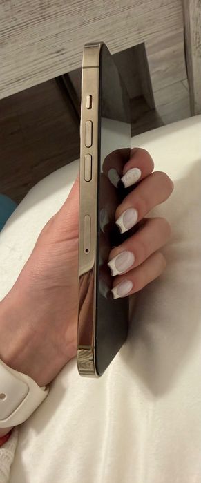 Продавам Iphone 14 pro