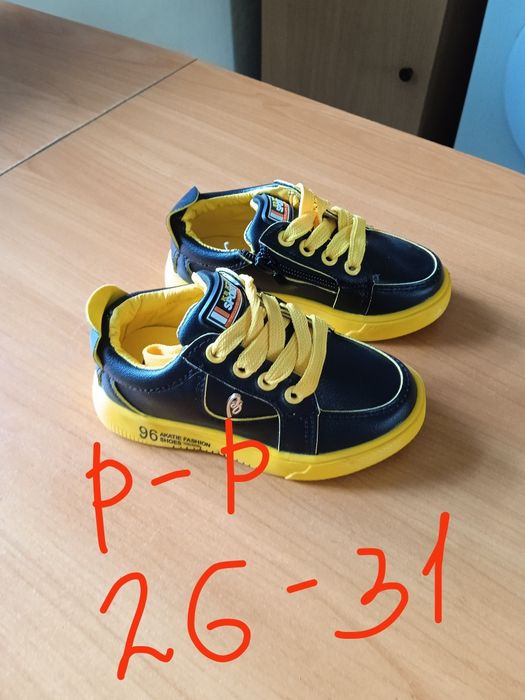 Кроссовки детские, новые