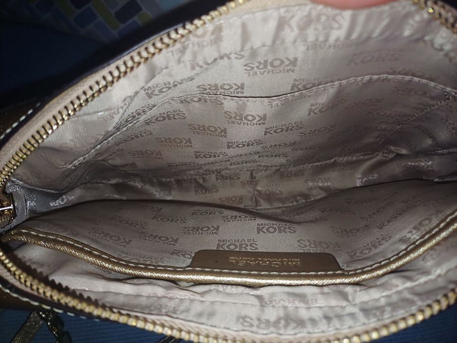Michael Kors чанта в злато