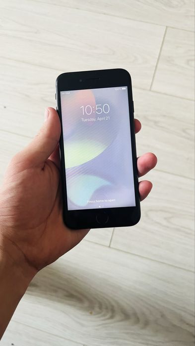 Продам айфон 7, iphone 7 в хорошем состоянии