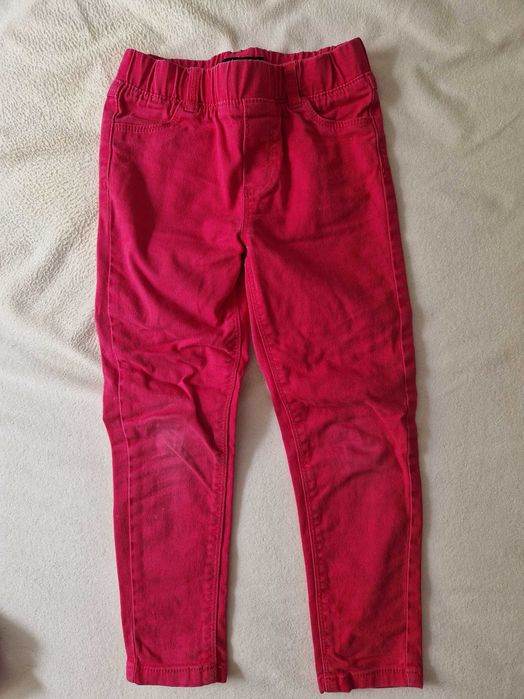 Pantaloni fete marimea 104