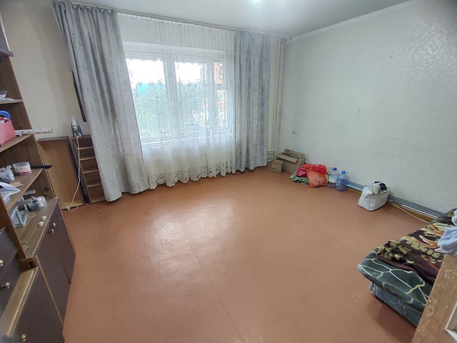 Продается 3-комн (7-30, 1 эт)