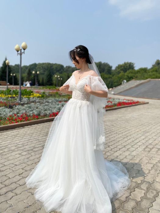 Продам шикарное свадебное платье