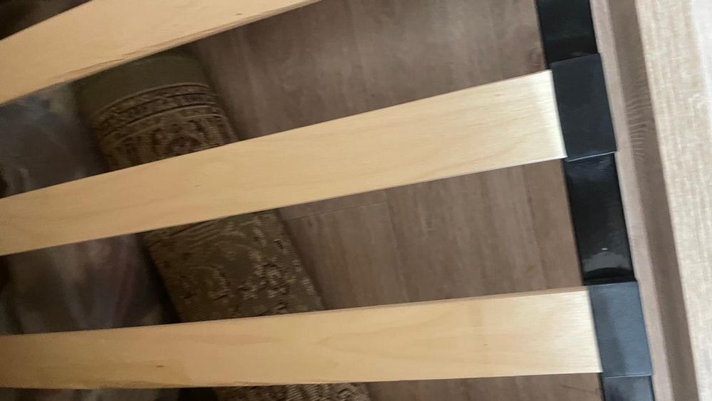 Продам кровать с матрасом