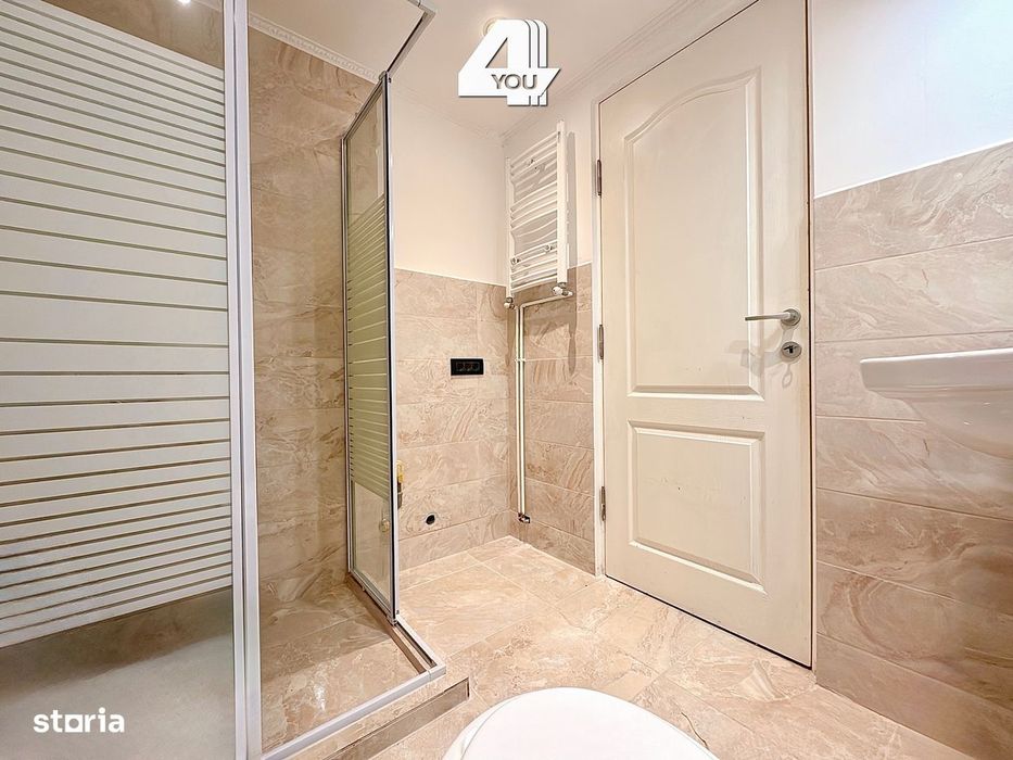 Închiriez apartament 3 camere, Ultracentral, B-dul. Revoluției, et.1