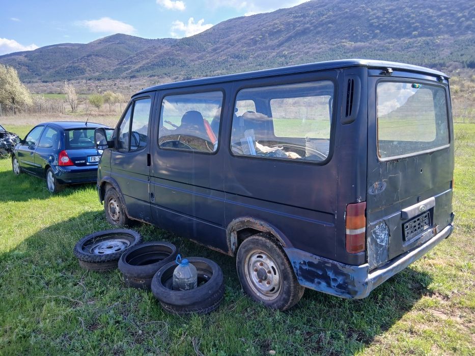 Коли на части Reno Clio Ford Transit VW Transporter Mercedes E220 Peugeot 206