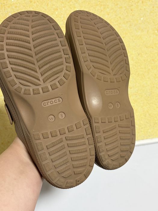 Продам Crocs оригинальные