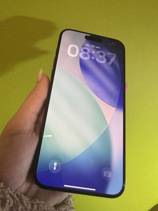 Vând iPhone 16 Pro Max 256 GB - ca nou, baterie 95%,liber de retea