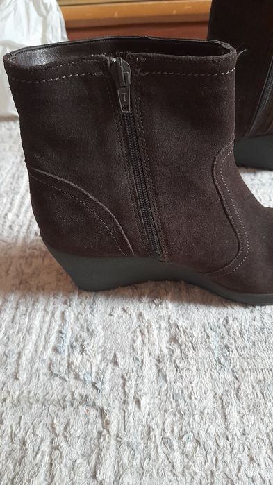 Замшевые полусапожки