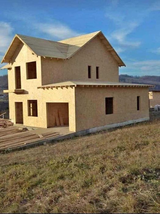 Case pe structura metalica