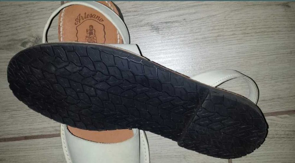 Sandale crem,mar.43.