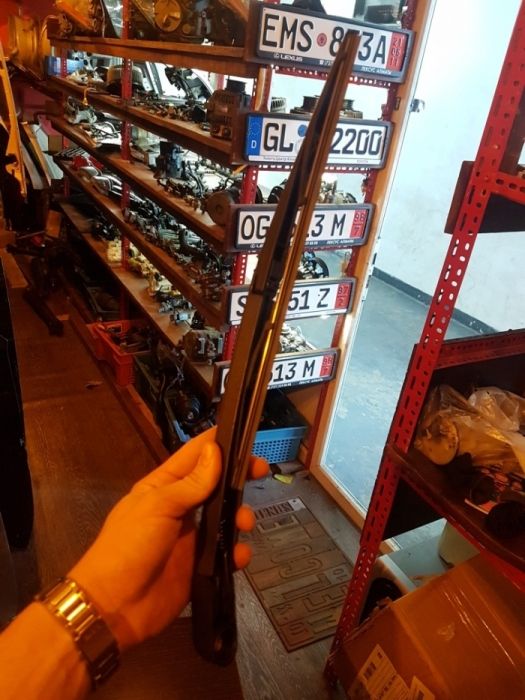 Задний дворник на Lexus Rx330