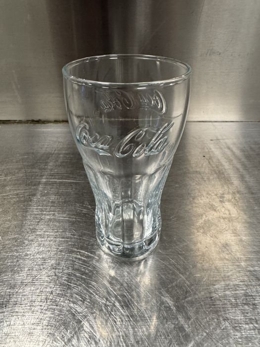 Чаши Кока кола (Coca cola)