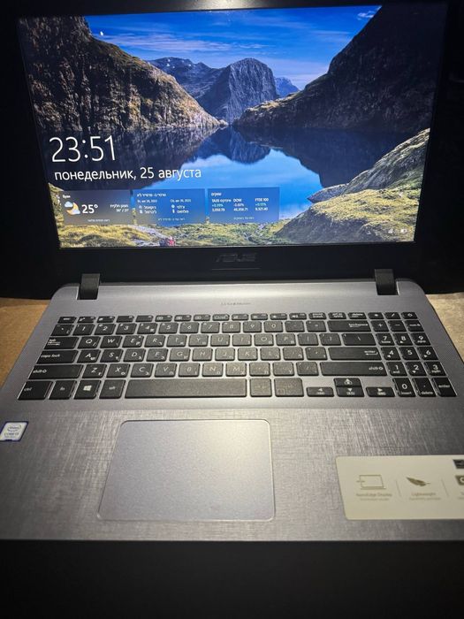 Продается Asus vivobook core i3 7thgen