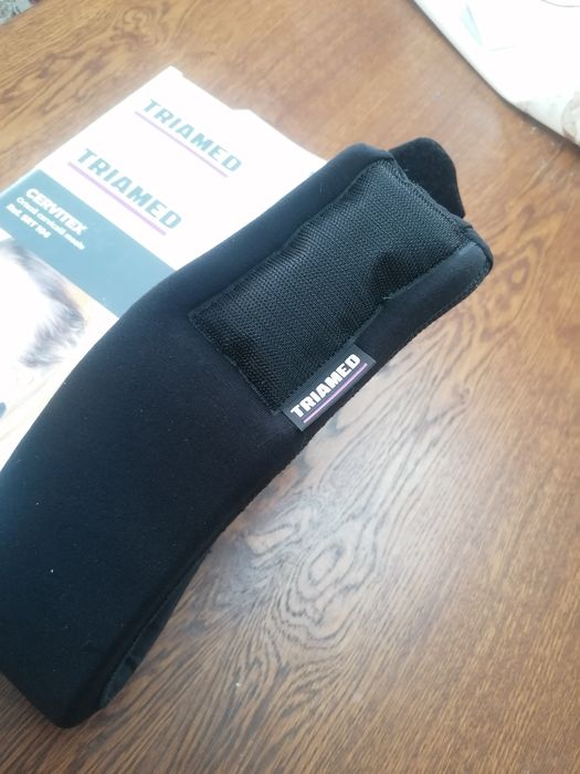 Guler cervical moale, conceput pentru a oferi suport și imobilizare pa