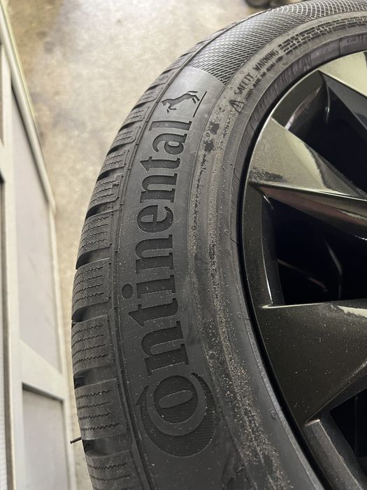 Зимни Гуми 235 55 19 / 255 50 19 Continental Winter Contact TS 850p