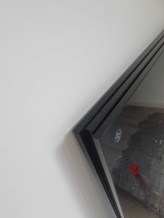 Sticla securizata neagră