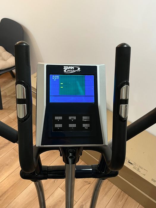 Crosstrainer profesional STAMM Bodyfit Octans 7000