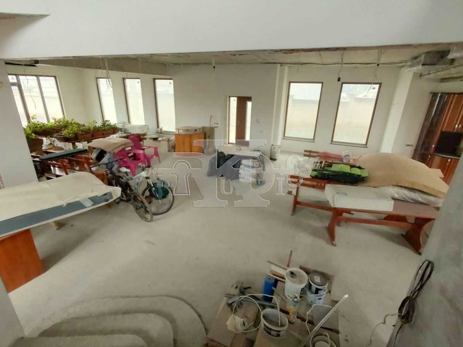 Продава се Къща в Добрич, Дружба 2 - 585 кв.м за 262 €/кв.м - Снимка #4