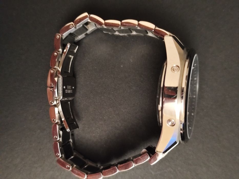 Продам мужские наручные часы.