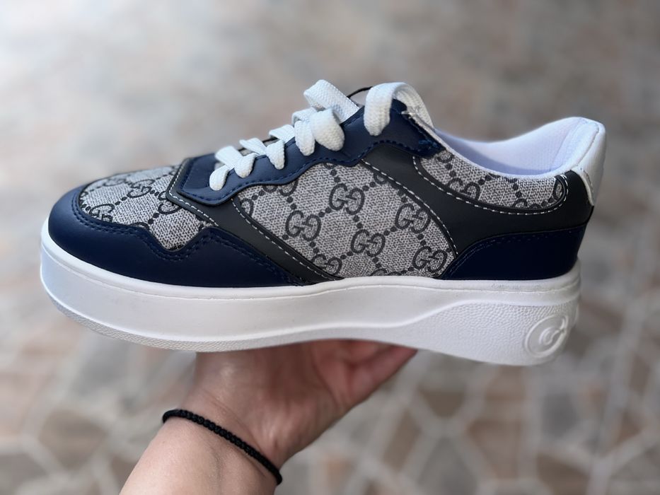 Vând sneakers Gucci unisex
