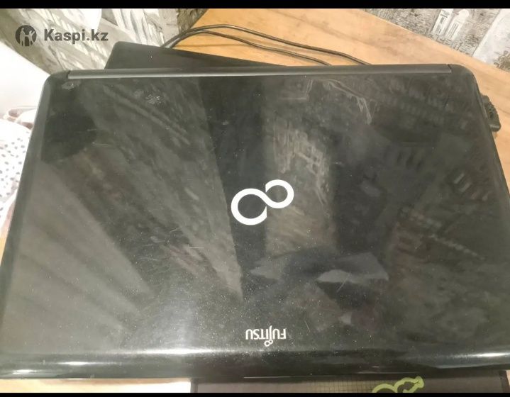 Ноутбук i3 Fujitsu