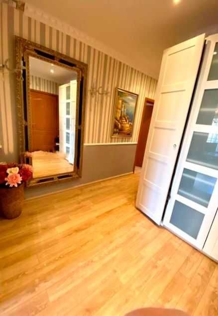 Дава се под наем Тристаен апартамент в София, Борово - 100 кв.м за 525 € - Снимка #2