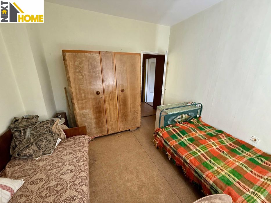 Продава се Тристаен апартамент в Асеновград - 93 кв.м за 932 €/кв.м - Снимка #2