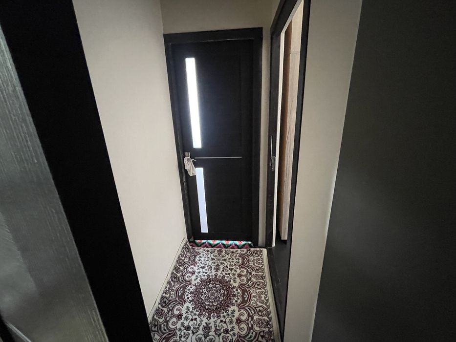 Сергилида уй сотилади 57.7 кв 2 хона балкониям бор