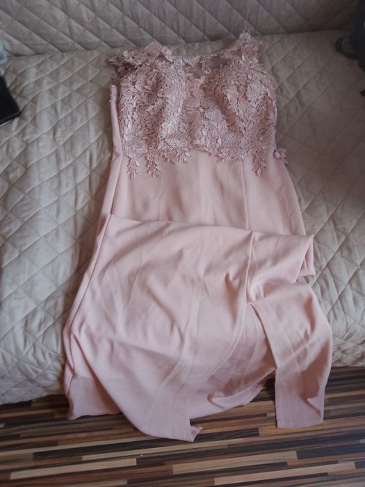 Rochii ocazii scurte și lungi