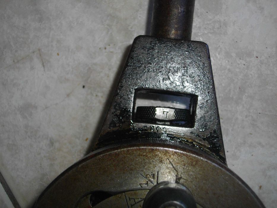 Винторезка винтонарезка плашка чешмеджийска за резби тръби 1/4"-1 1/2"