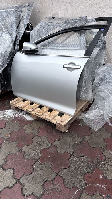 Дверь двери Тойота Камри 50-55