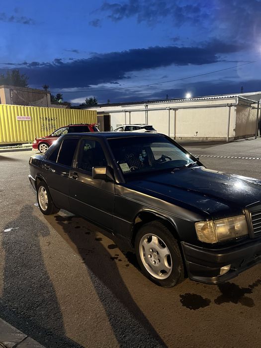 Машина мерседес 190 mercedes