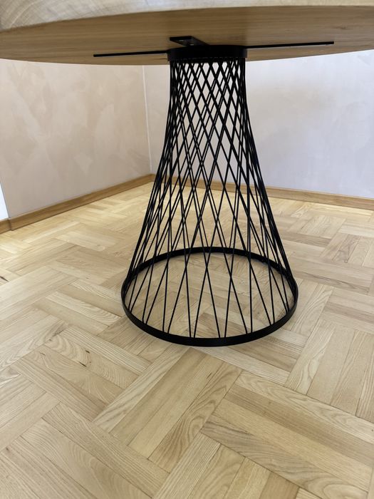 Маса от масивно дърво