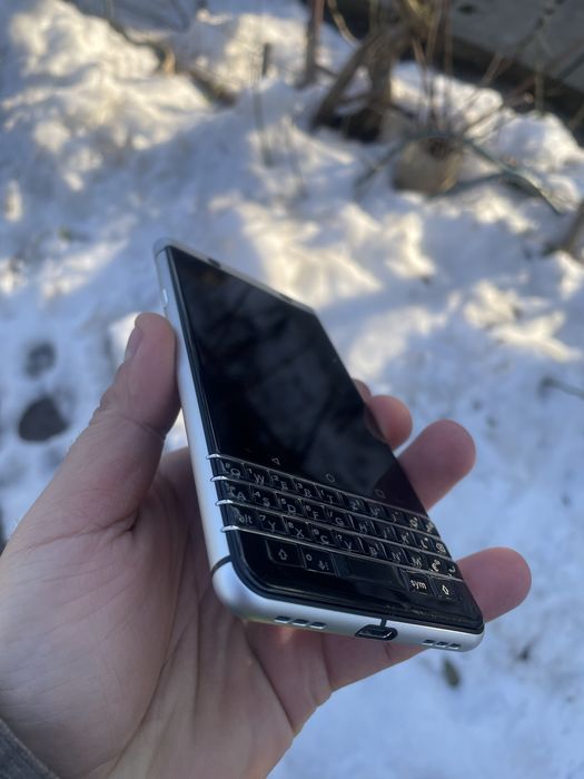 Vand/schimb Blackberry Keyone