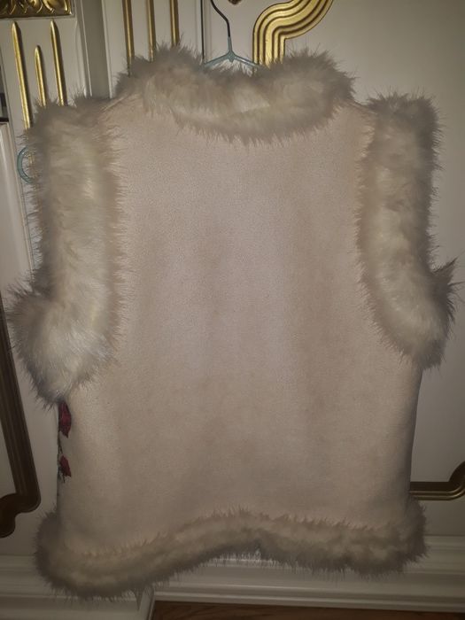 Меховые Жилетки на девочку